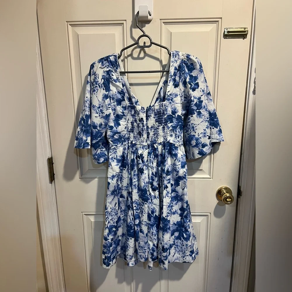 NWOT Abercrombie & Fitch White and Blue Floral Tie-Front Midi Dress - Picture 2 of 3